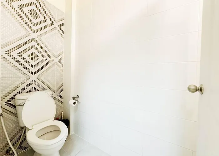 5br House 8beds, Ekkamai Bts 12mins Walk, 711, Shopping Mall Villa Bangkok