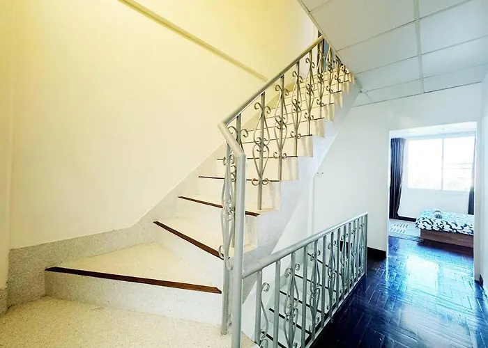 5br House 8beds, Ekkamai Bts 12mins Walk, 711, Shopping Mall *