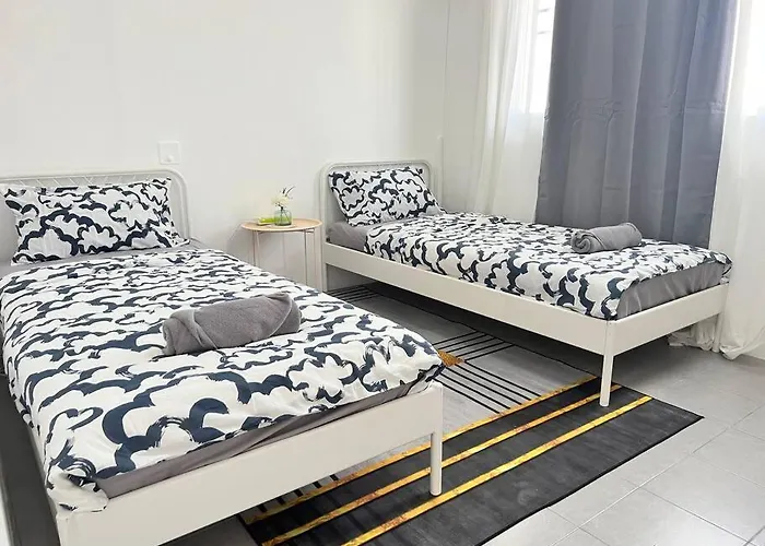 Villa 5br House 8beds, Ekkamai Bts 12mins Walk, 711, Shopping Mall