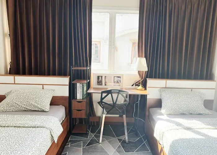 5br House 8beds, Ekkamai Bts 12mins Walk, 711, Shopping Mall * Bangkok