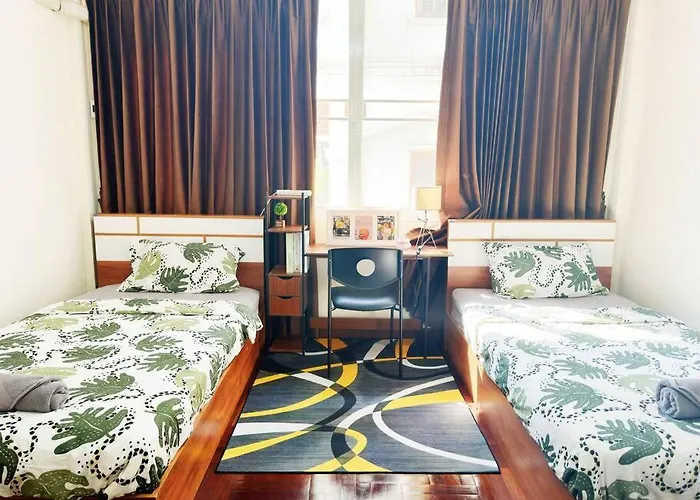 Villa 5br House 8beds, Ekkamai Bts 12mins Walk, 711, Shopping Mall Bangkok