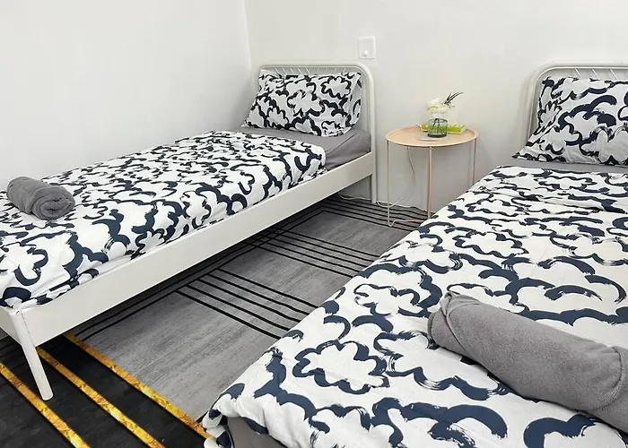 Villa 5br House 8beds, Ekkamai Bts 12mins Walk, 711, Shopping Mall Bangkok