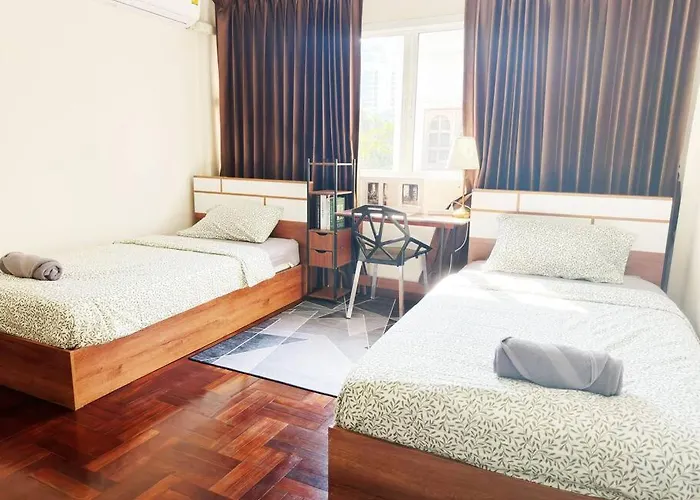 Villa 5br House 8beds, Ekkamai Bts 12mins Walk, 711, Shopping Mall Bangkok